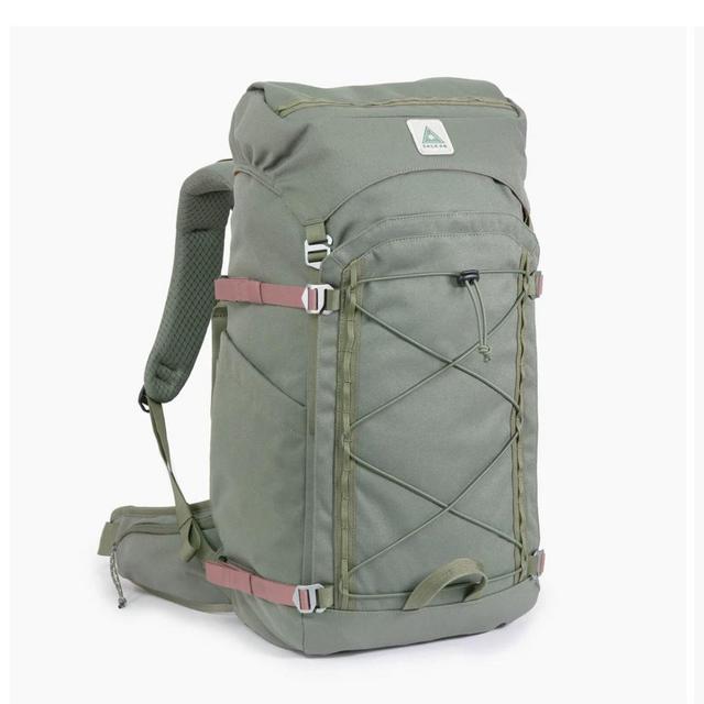 The Carry-On 35L Forest Green Dusty Pink