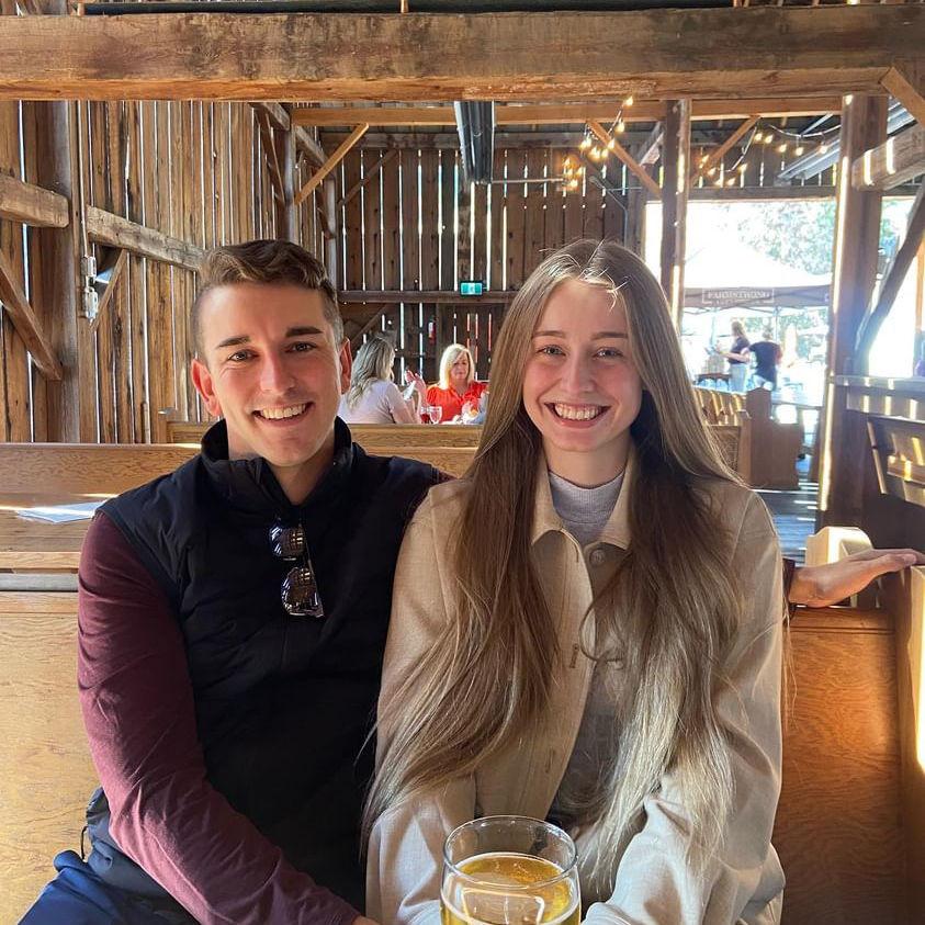 2023: Rachel's birthday dinner with ciders and some really good pizza in a barn!