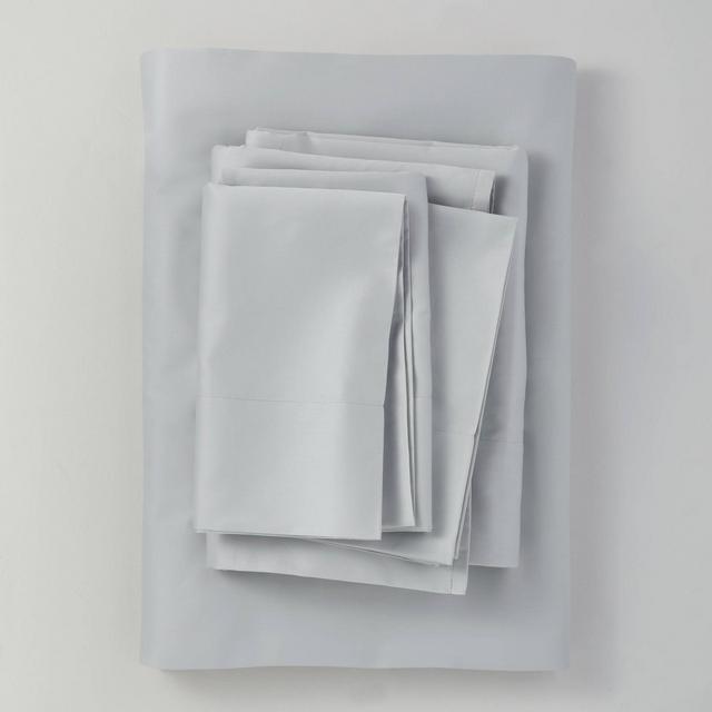 California King 300 Thread Count Temperature Regulating Solid Sheet Set Light Gray - Casaluna™