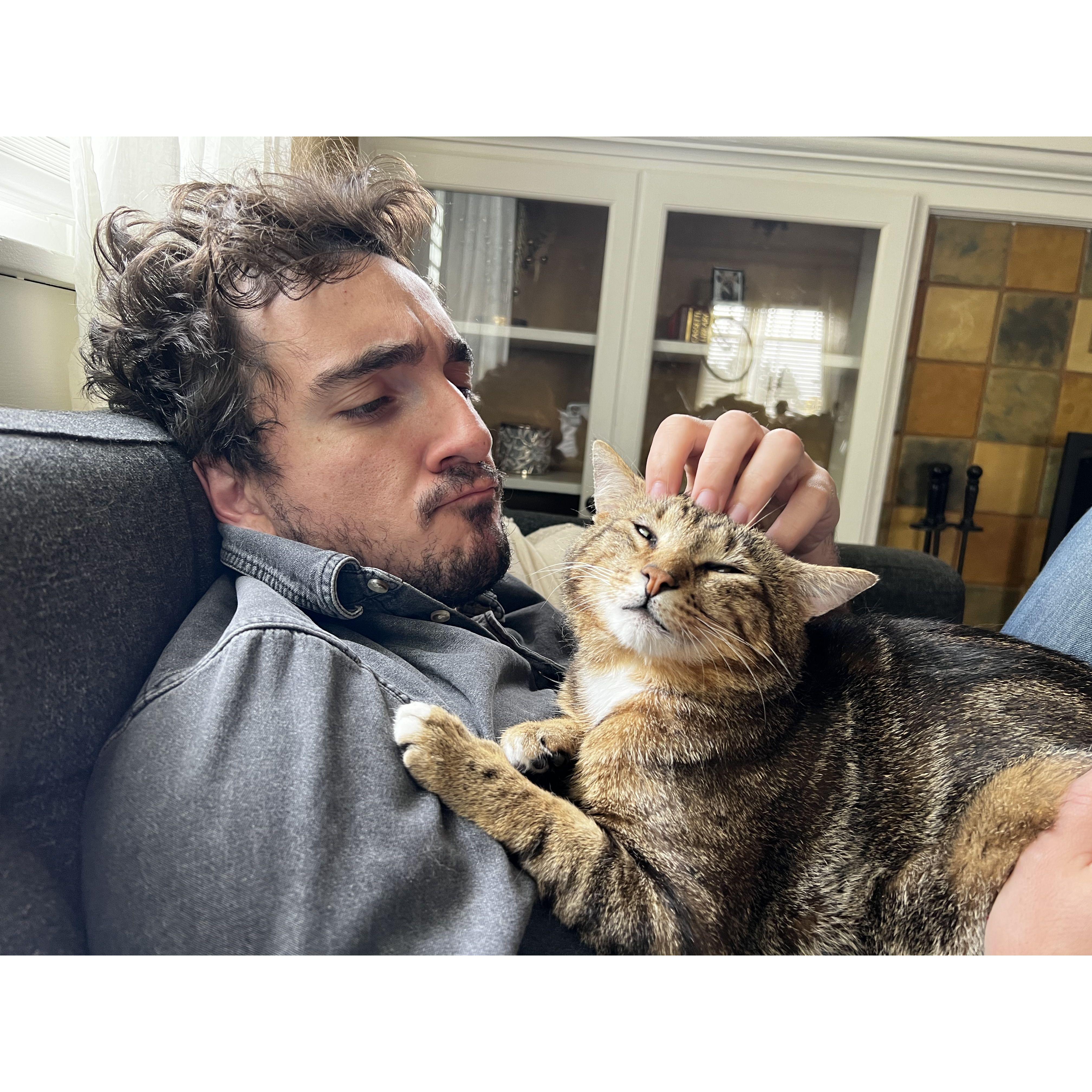 <3