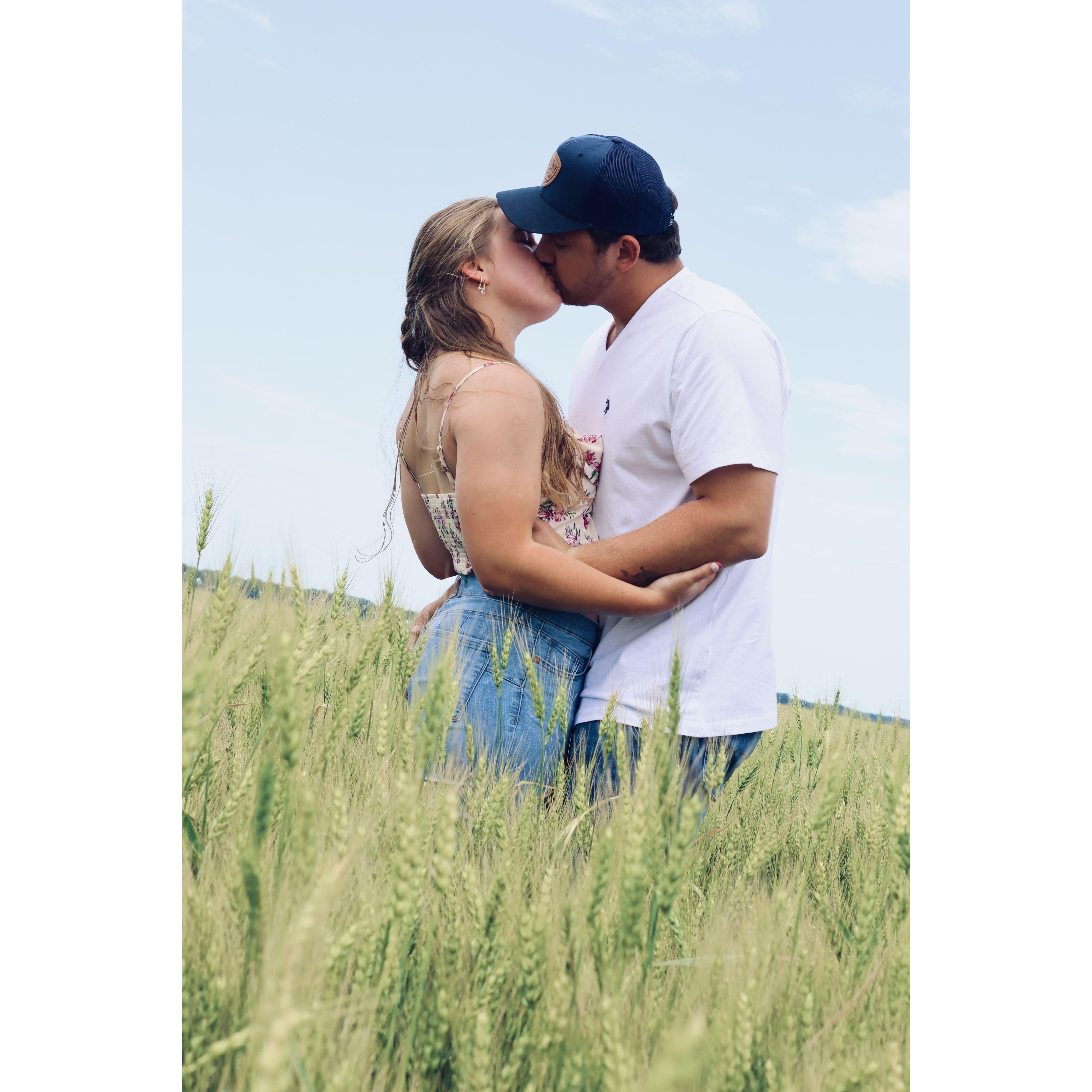 Photoshoot in a wheat field