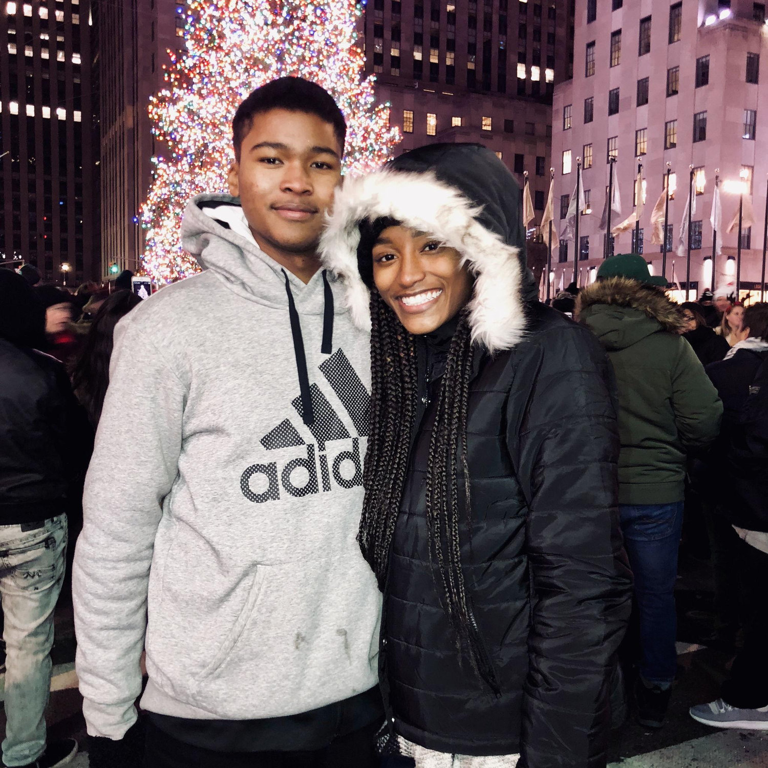 Roger was visiting Aria for the first time in Atlanta when he woke up from sleeping one day and Aria's mom goes "you want to go to New York today?" - December 2018 Rockefeller Center NYC