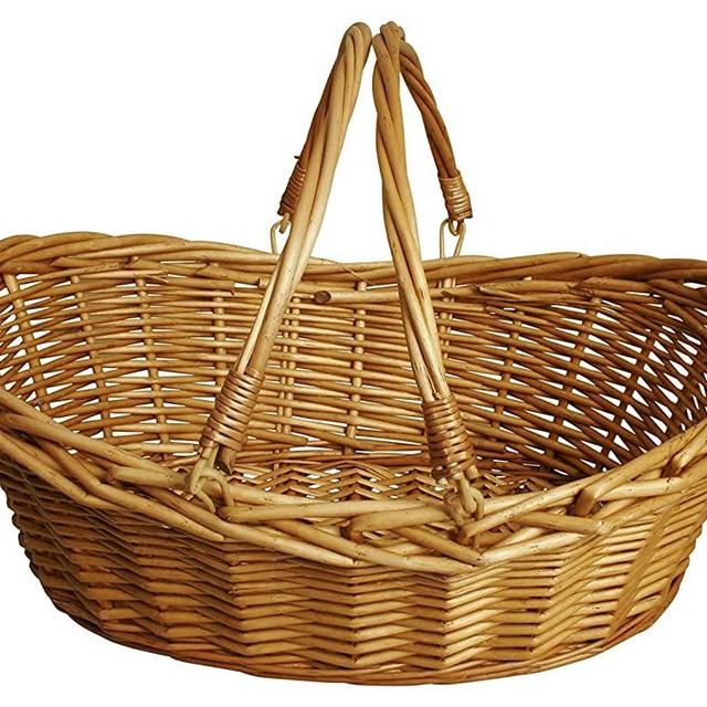 Oypeip Wicker Basket Gift Baskets Empty Oval Willow Woven Picnic Basket Easter Candy Basket Large Storage Basket Wine Basket with Handle Egg Gathering Wedding Basket 15"*11"*7" (Nature)