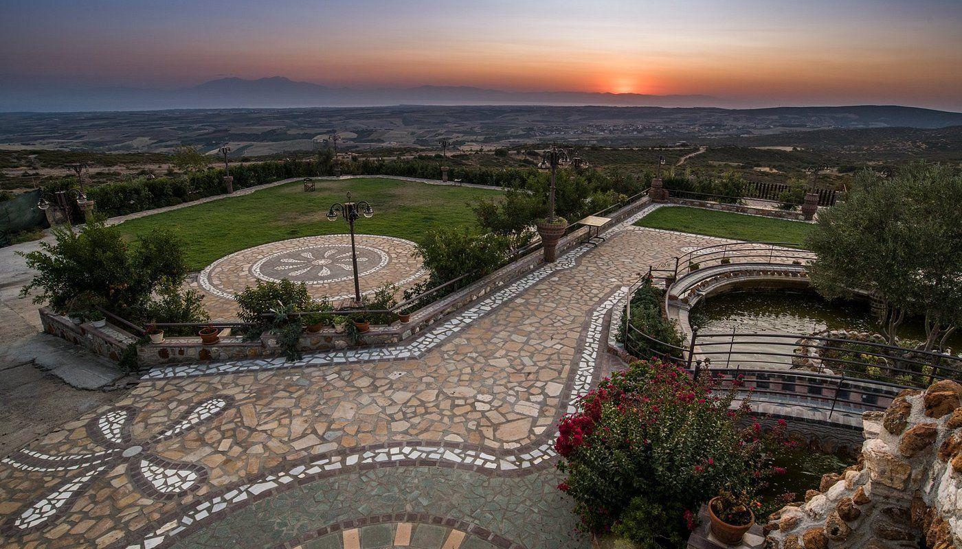 The Wedding Website of Harris Richardson and Anastasia Vangeli