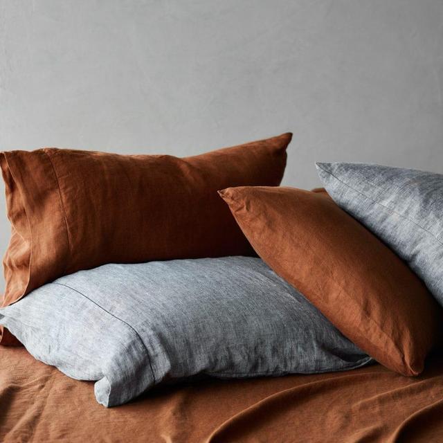 Stonewashed Linen Pillowcases - Indigo Chambray