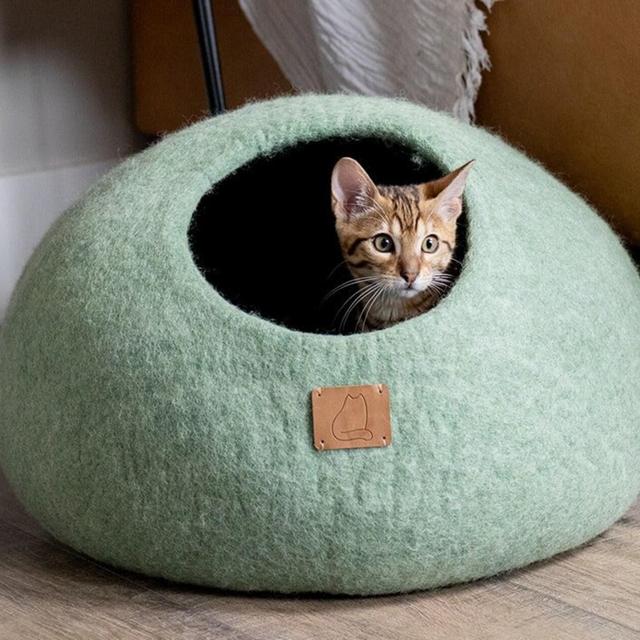 BEST AESTHETIC Cat Bed | Natural Organic Merino Felt Wool | SOFT, Wholesome, Cute | #1 Modern "Cat Corner" Cave | Handmade Round Style