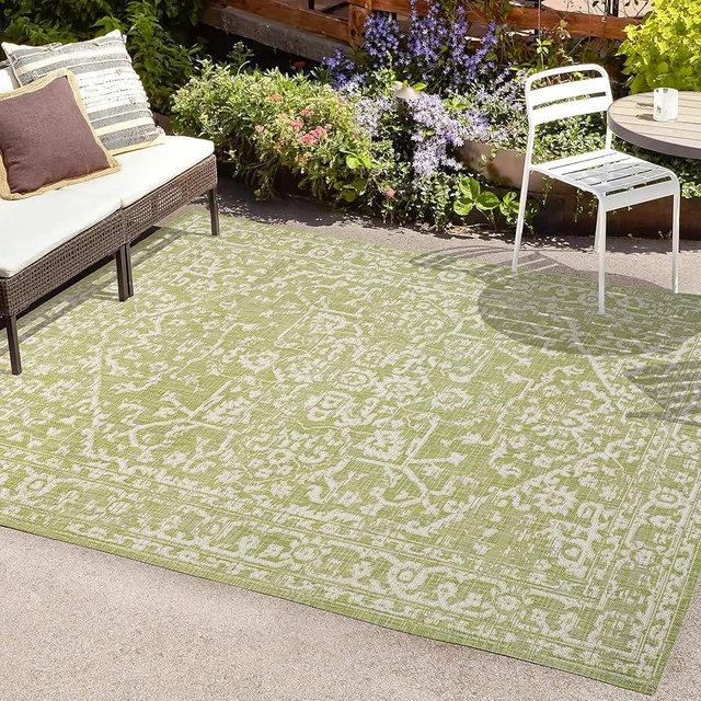 JONATHAN Y SMB104D-4 Malta Bohemian Medallion Textured Weave Indoor Outdoor Area Rug, Coastal Traditional Transitional Easy Cleaning,Bedroom,Kitchen,Backyard,Patio,Non Shedding 4 X 6, Green/Cream