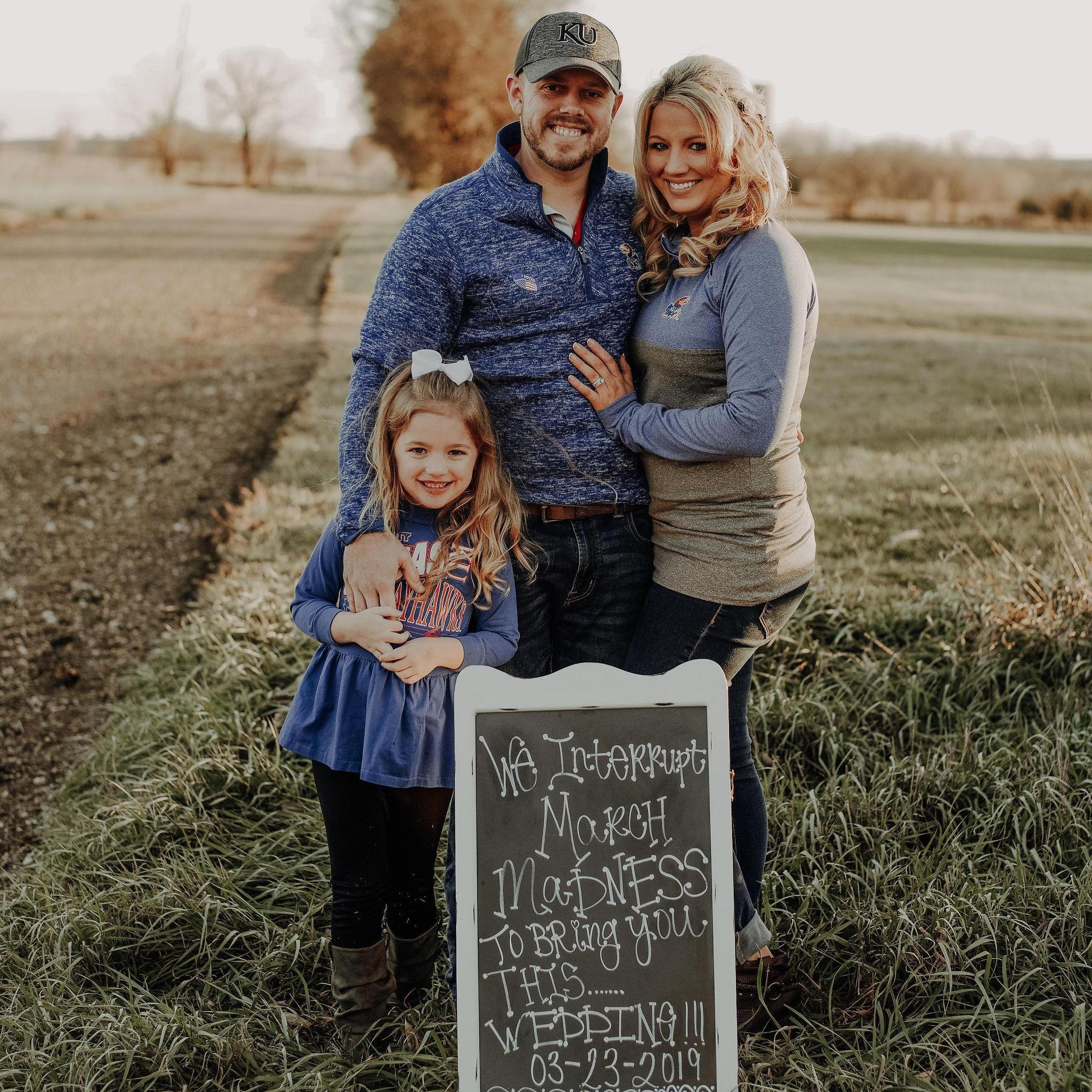 A ROCK CHALK family through & through!!
PS... Don't mind the "I VOTED" sticker on someone's shirt during family pictures... 'MERICA!