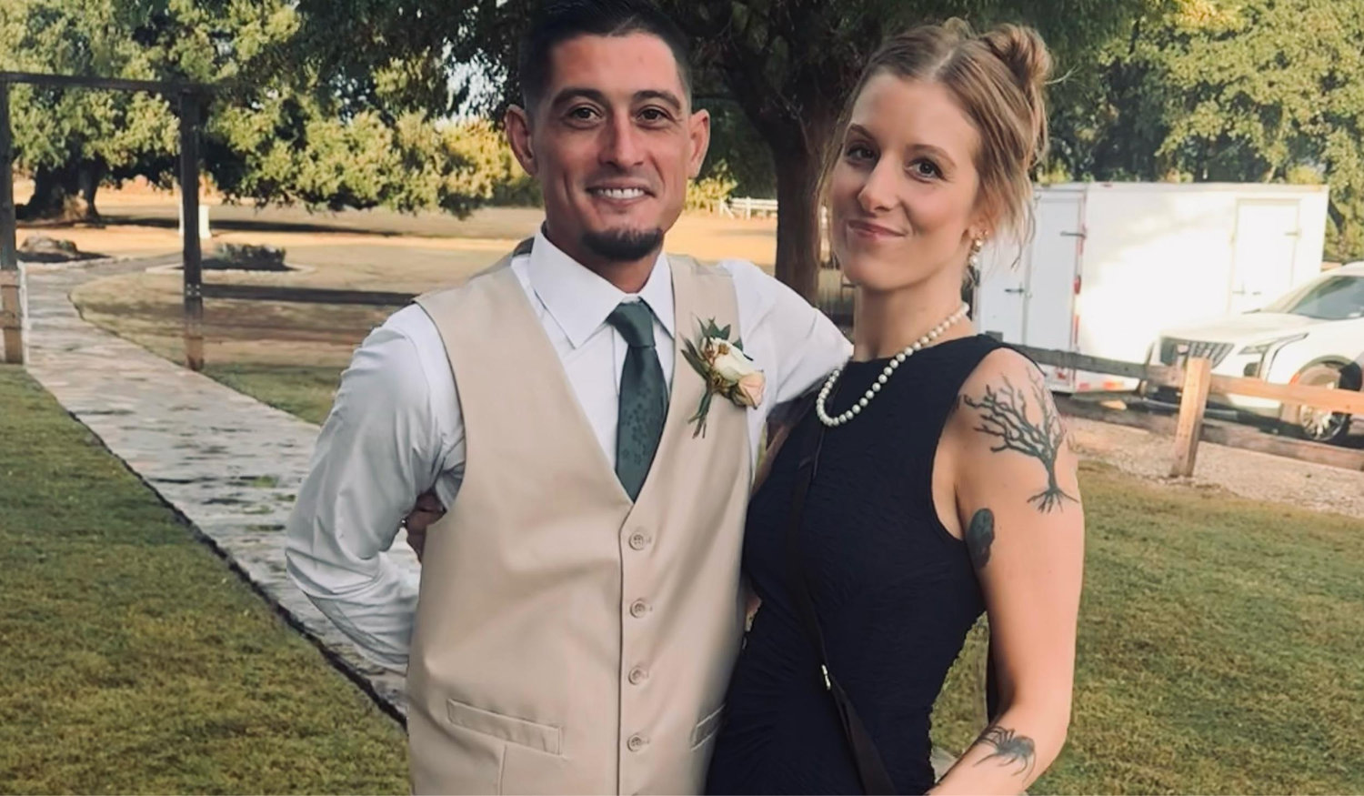 The Wedding Website of Ashlee Gulledge and Micah Hernandez