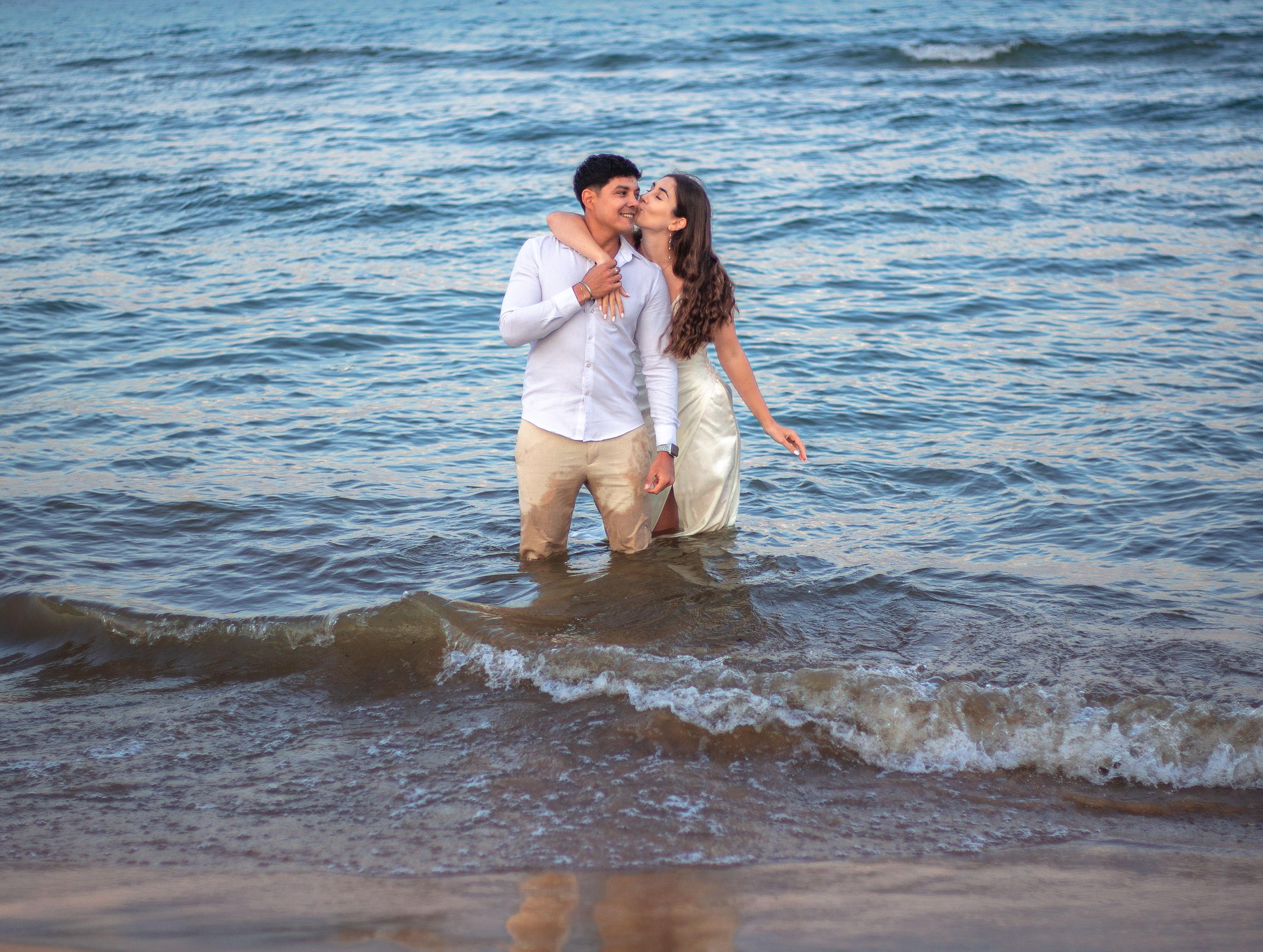The Wedding Website of Laura Kucera and Elio Luna