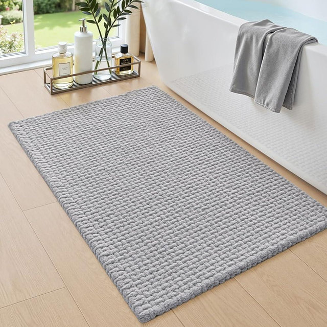 DEXI Bathroom Rugs 20x32, Non Slip Washable Bath Mat, Absorbent Chenille Bathmat, Ultra Soft Thick Carpet for Tub Shower Floor, Light Grey