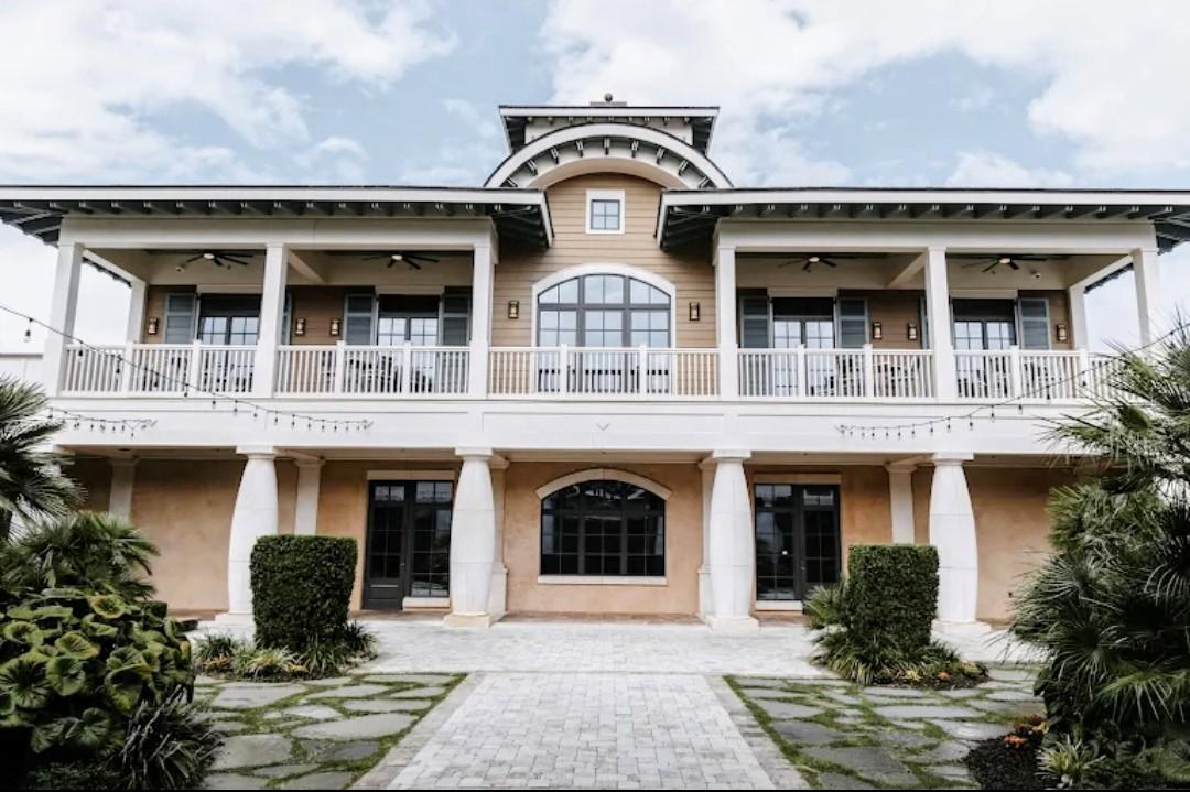 The Wedding Website of Channing Stark and Jason Becker