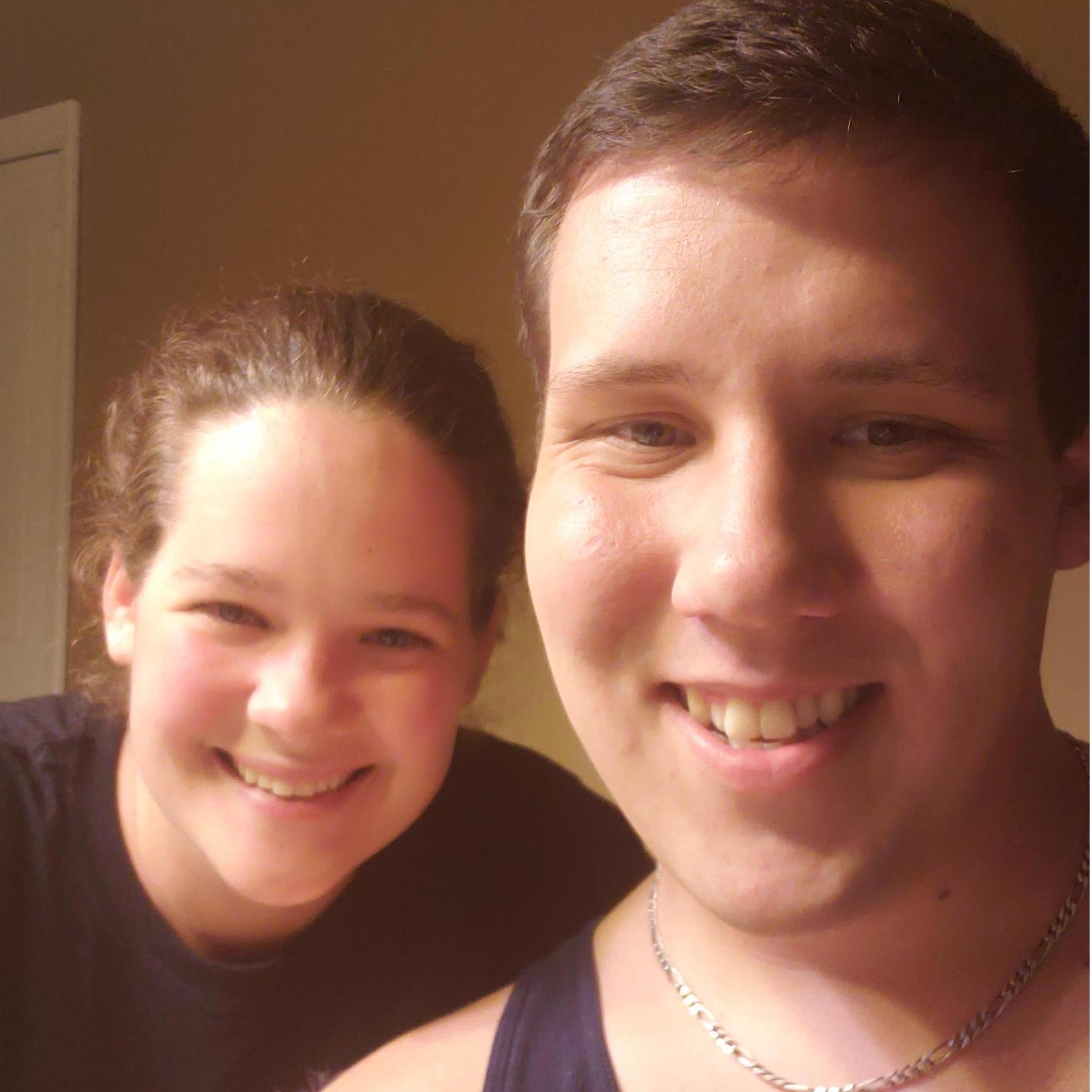 Chillen in the kitchen with ThatChillPerson4