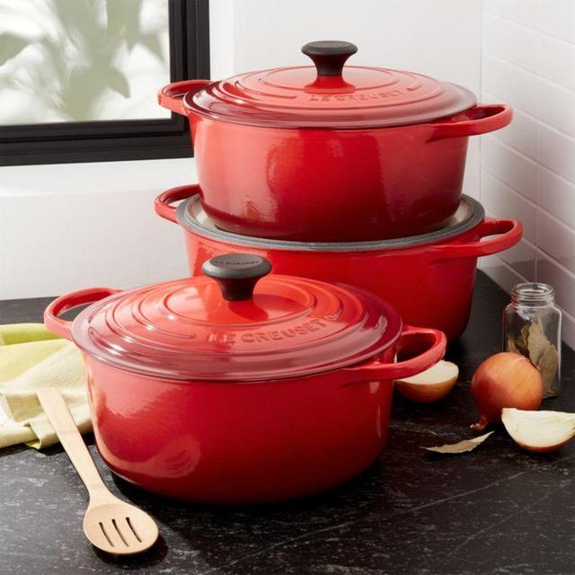 Le Creuset ® Signature 9-Qt. Round Cerise Red Dutch Oven with Lid