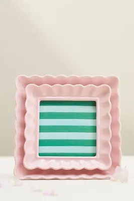 Maeve Scalloped Stoneware Picture Frame