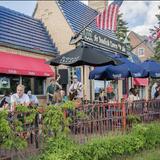 Sir Benedicts Tavern on the Lake