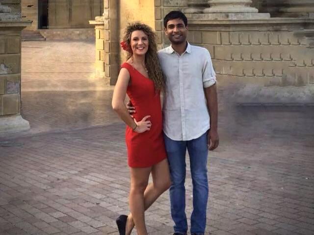 The Wedding Website of Laura Arauzo and Nakul Patel