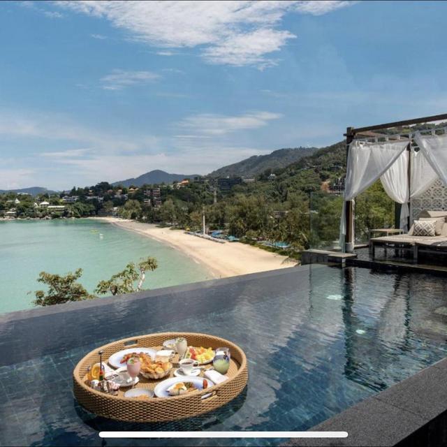 Floating Breakfast