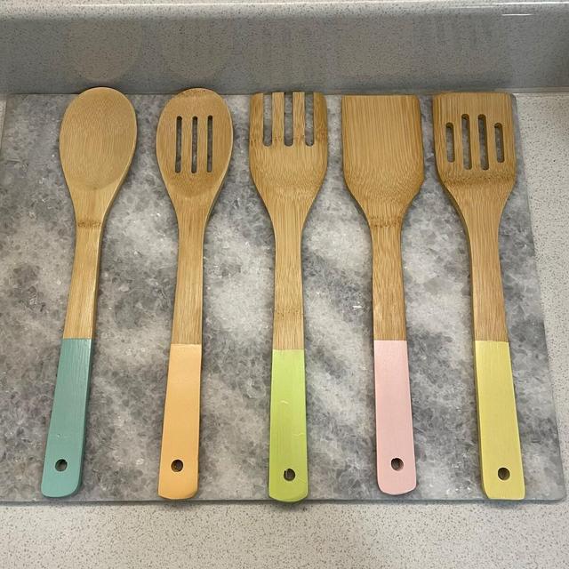 Pastel Coloured 5 Piece Wooden Kitchen Utensils Set Cookware / Serveware / Kitchenware