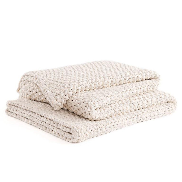 YnM Chunky Cotton Knit Throw Blanket, Cable Knit Throws for Bed Couch Sofa, Comfy & Relaxing, Decorative Piece for Farmhouse Modern Boho Rustic Scandinavian Chic Vibe, Cream White 40x50 Inches