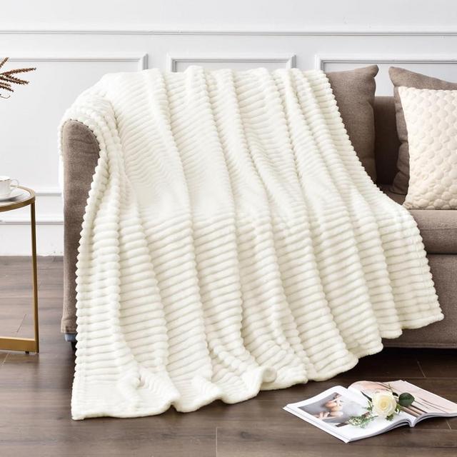 BEDELITE Fleece Throw Blanket for Couch – 3D Ribbed Jacquard Soft and Warm Decorative Fuzzy Blanket – Cozy, Fluffy, Plush Lightweight Cream Throw Blankets for Bed, Sofa, 50x60 inches