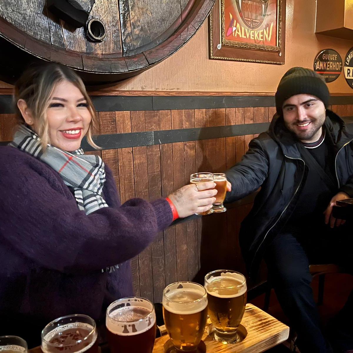 Christmas Eve in Belgium - yes we will drink a whole flight. And we had a GREAT time
***
Nochebuena en Bélgica: sí, beberemos todo un vuelo. Y lo pasamos genial