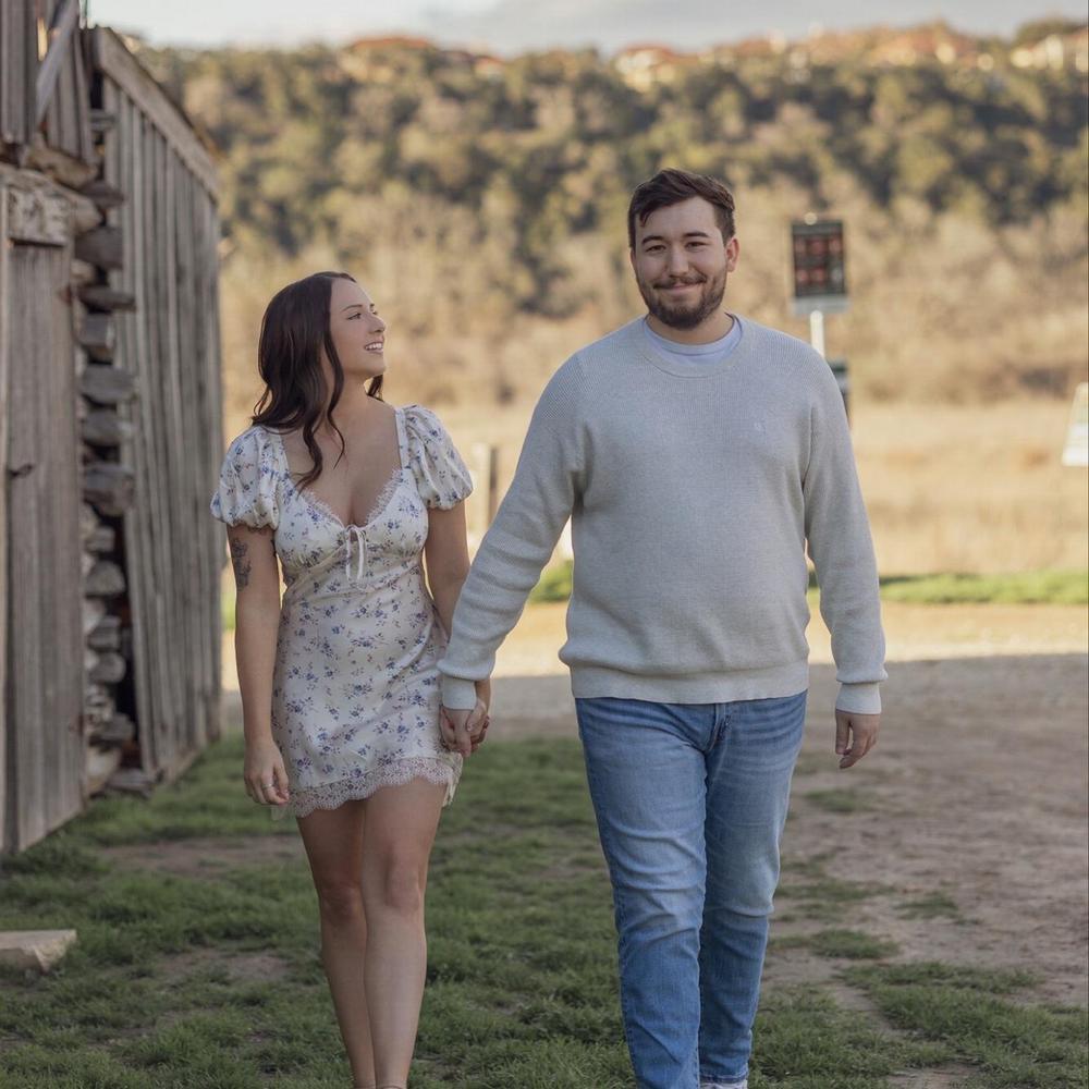 Emma Ferrell and Logan McElroy's Wedding Website, image size:1000x1000