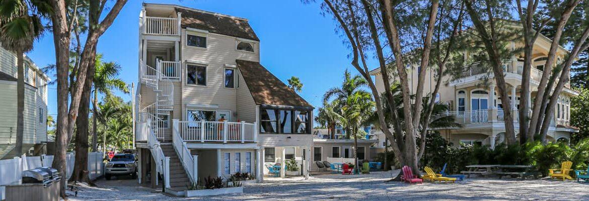 The Wedding Website of Hannah Pellicano and Bryan Clawges