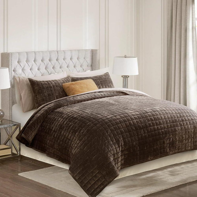 RECYCO Luxury Velvet Quilt Queen Size, Ultra Soft Velvet Bedding Sets, Lightweight Quilted Velvet Comforter Set, Channel Stitch Oversized Bedspread Coverlet with 2 Pillow Shams, Walnut Brown