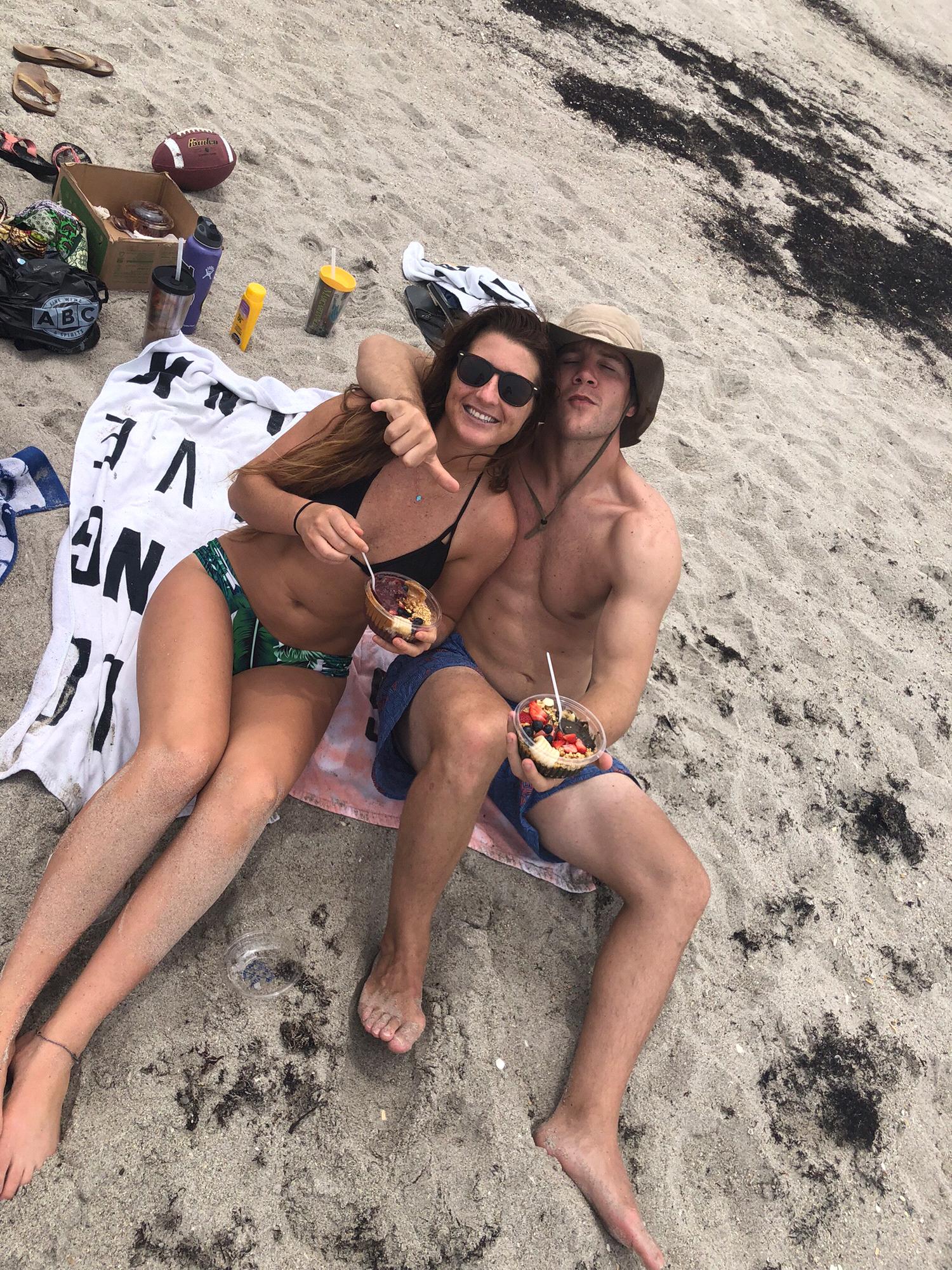 Kristen showing Austin how to be a Floridian. Açaí bowls, the beach, and shaka life brah. 🤙🏽