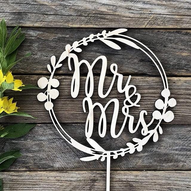 HappyPlywood Mr and Mrs Cake Topper Eucalyptus Wreath for Wedding Wooden Wreath with Leaves Floral Wedding Decor Mr&Mrs
