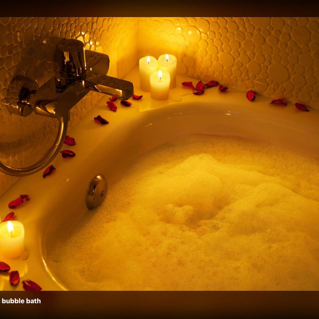 Romantic Candlelit Bathtub Soak