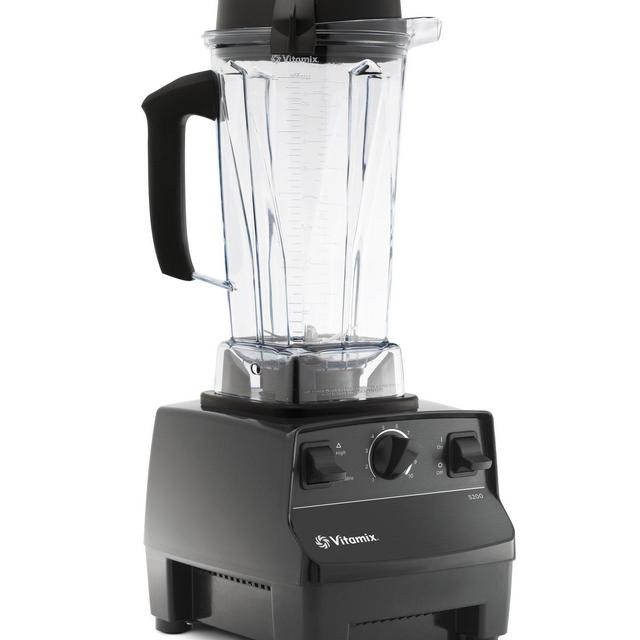 Vitamix 5200 Blender, Professional-Grade, 64 oz. Container, Black