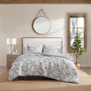 Redding Floral Spandex Matelassé Jacquard- 3-Piece Comforter Set