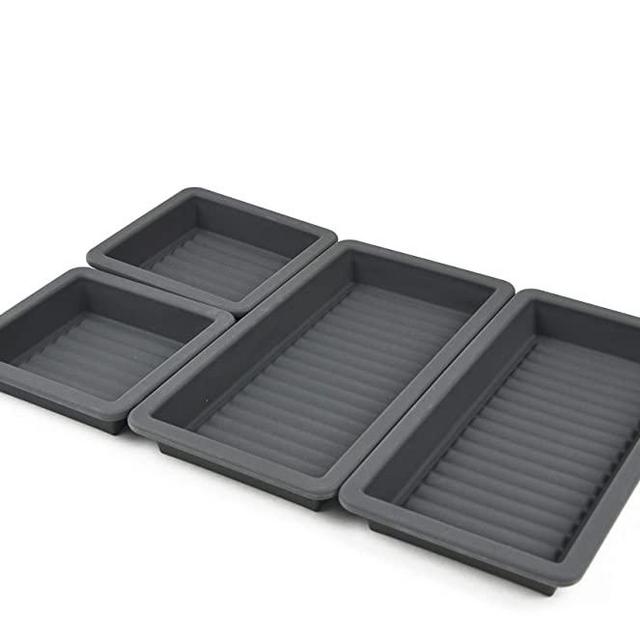 Gear Gurus Baking Pan Dividers - Silicone Baking Trays, Sheet Pan Cooking, Nonstick 4 Piece Set, Reinforced Rims, Ribbed Bottoms, Oven Dishwasher Safe