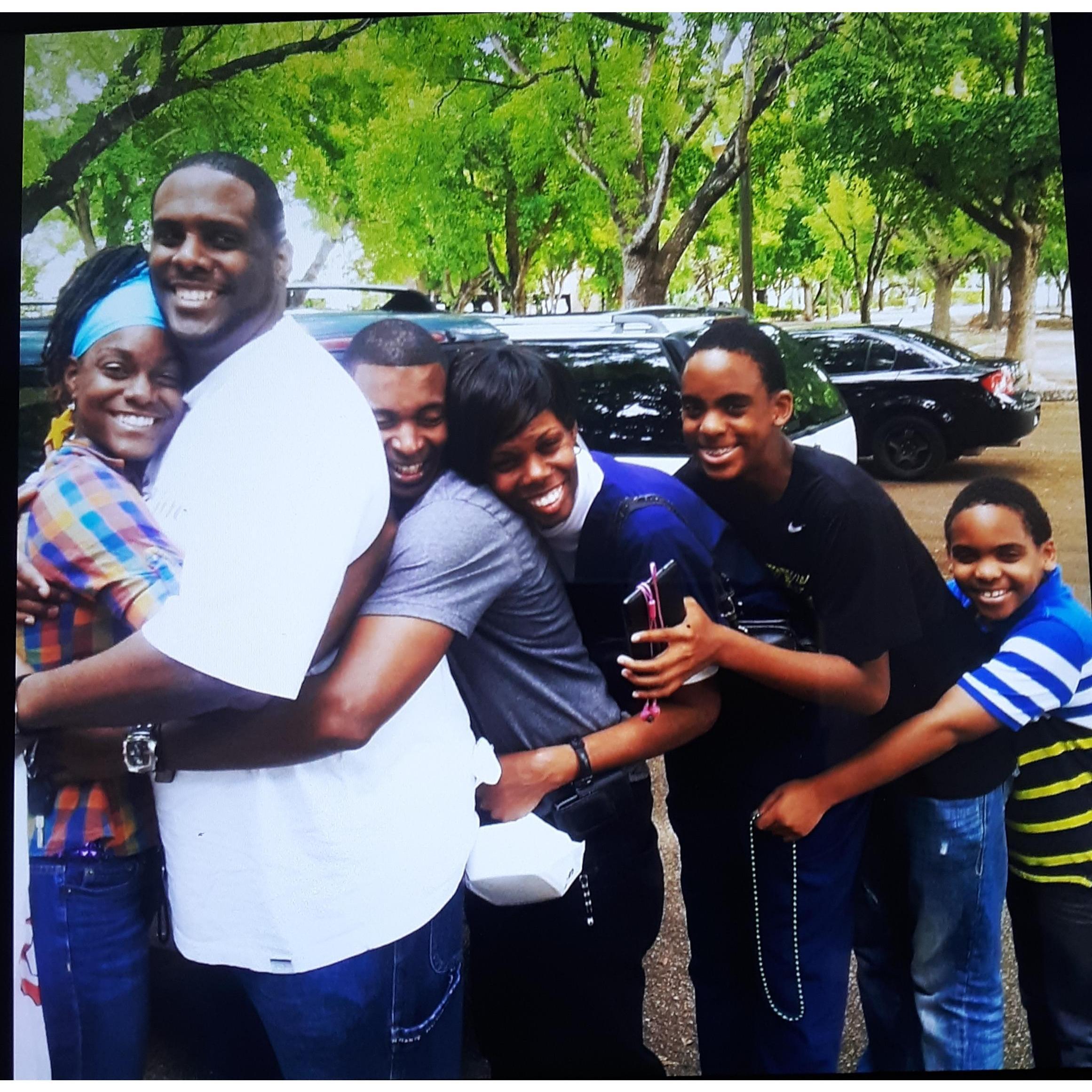 One of my favorite pics. Family 🥰