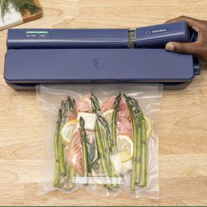 FoodSaver Handheld+ 2-in-1 Vacuum Sealing System, Handheld and Countertop Vacuum Sealer