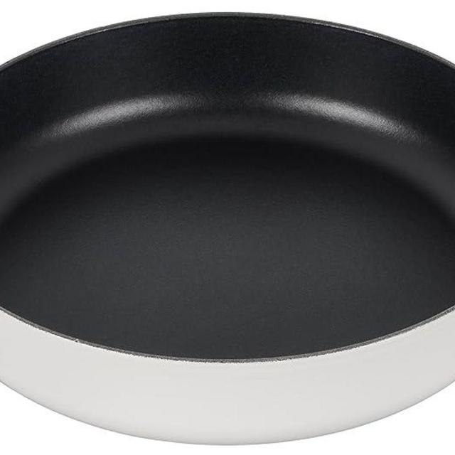 Le Creuset Signature Cast Iron Everyday Pan, 11", White