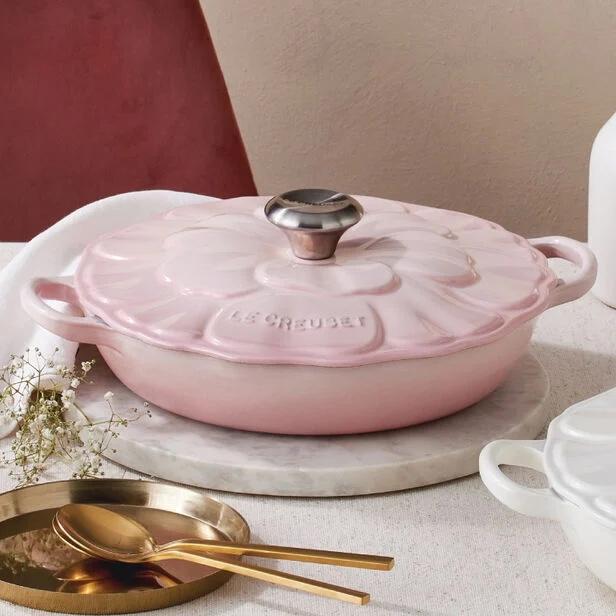 LE CREUSET SIGNATURE PETAL BRAISER, 2.5 QT.