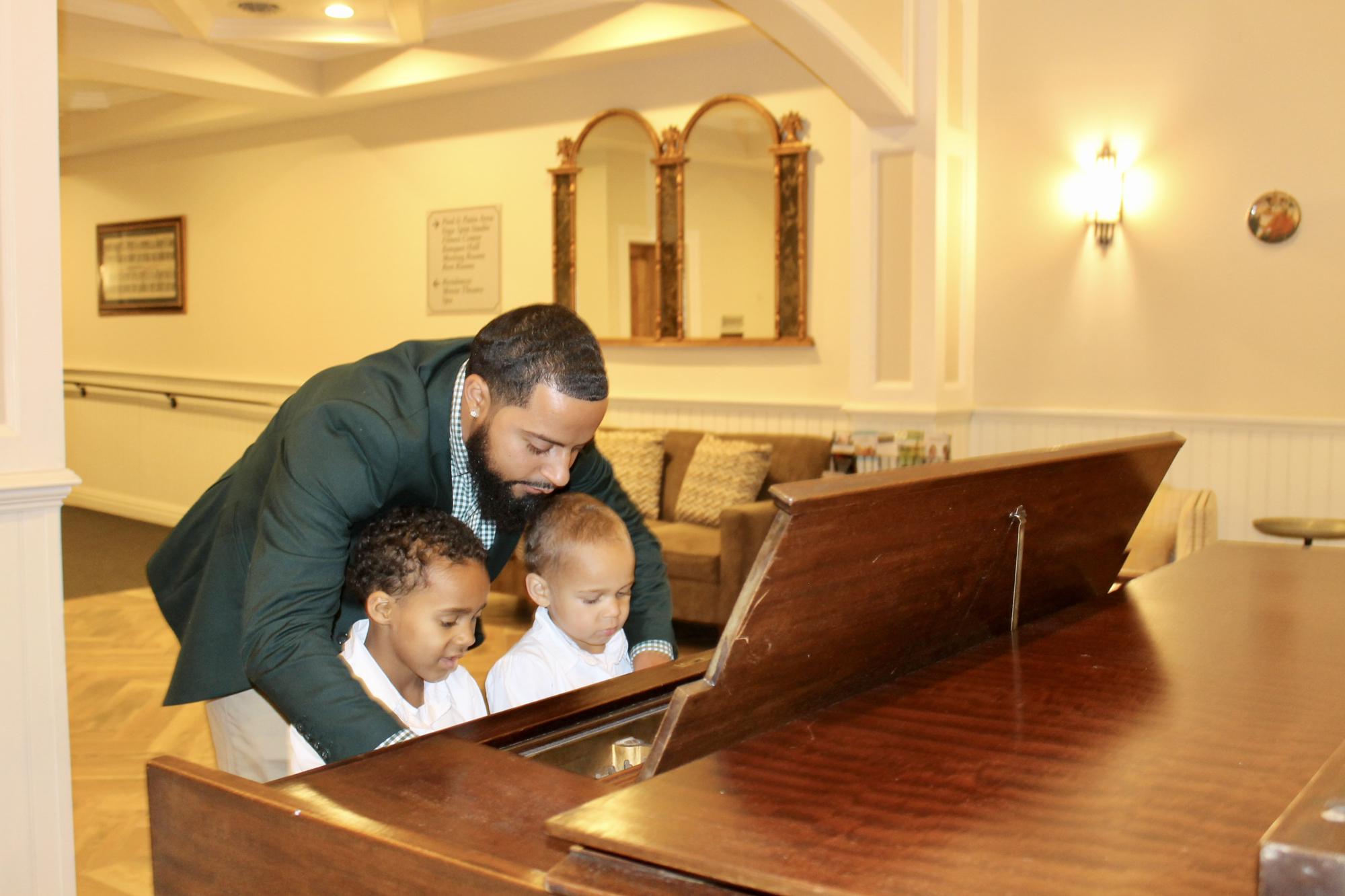 Teaching the boys how to play DMX - Ruff Ryders’ Anthem on piano.