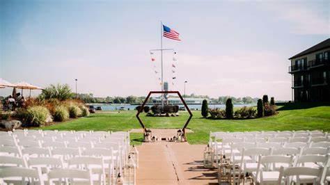 The Wedding Website of Delaney Maki and Thomas Fagan