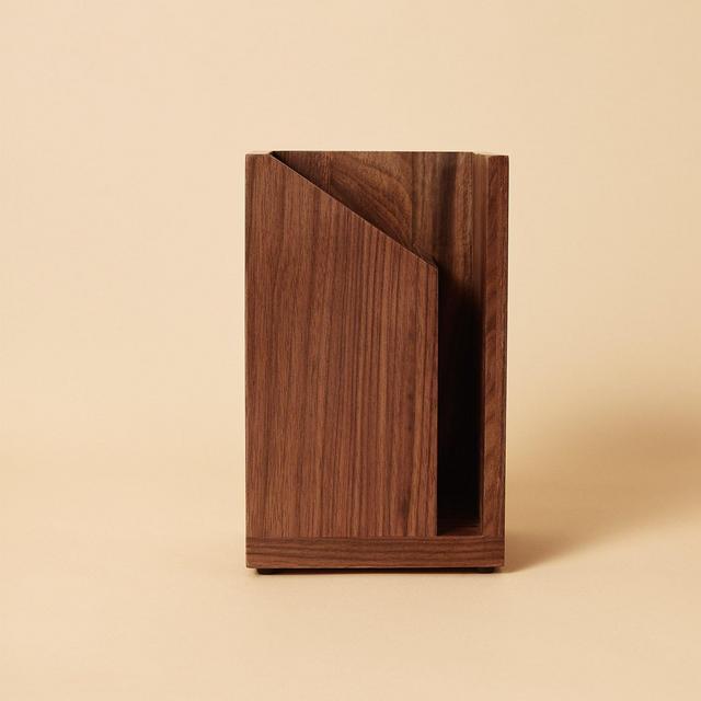 Material Kitchen, The Base