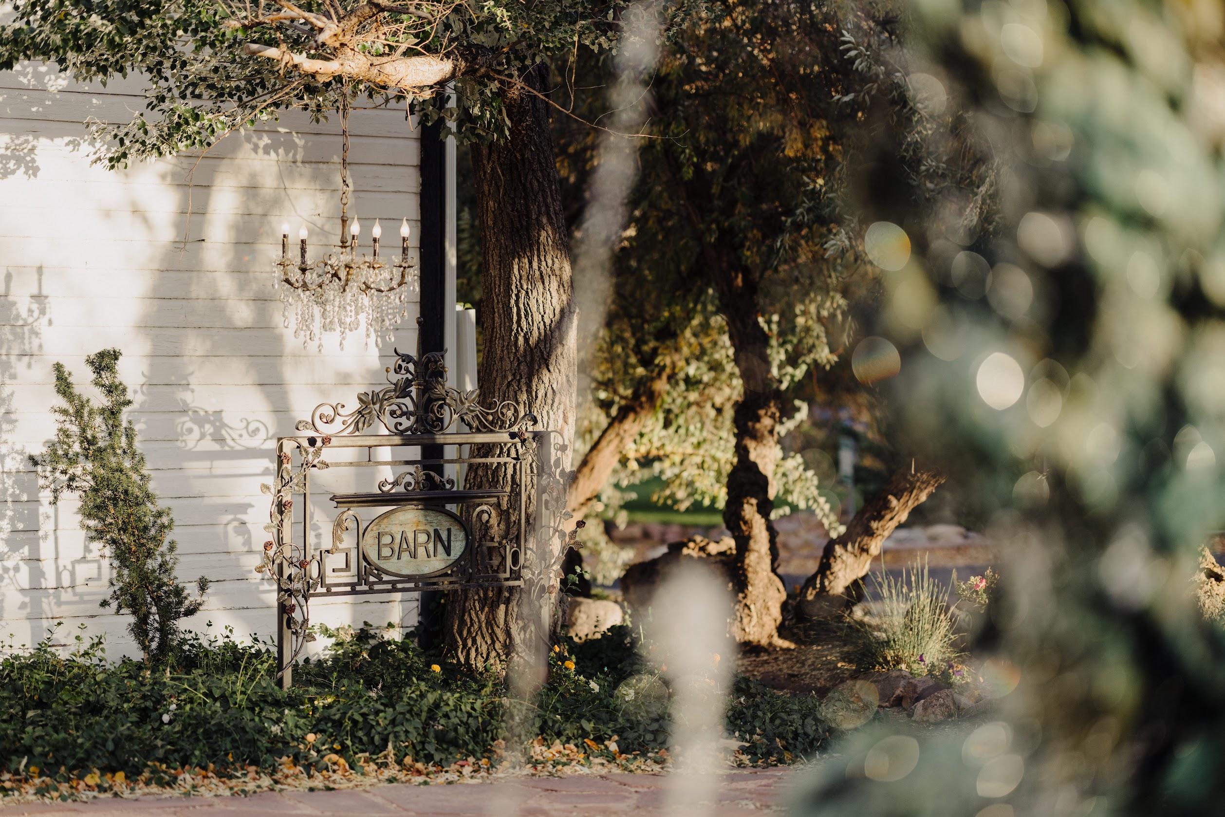 The Wedding Website of Laura Elizabeth Ramos and Jay Dee Hill