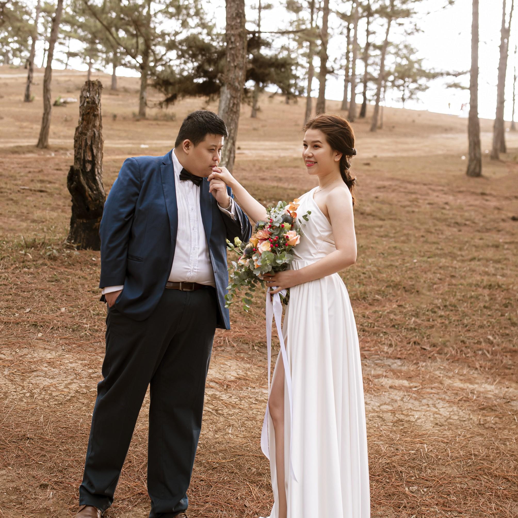 Engagement photos in the mountains of Dalat, Vietnam