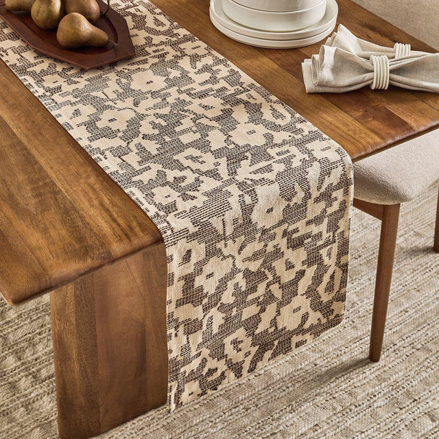 Dotted Mina Table Runner, Natural