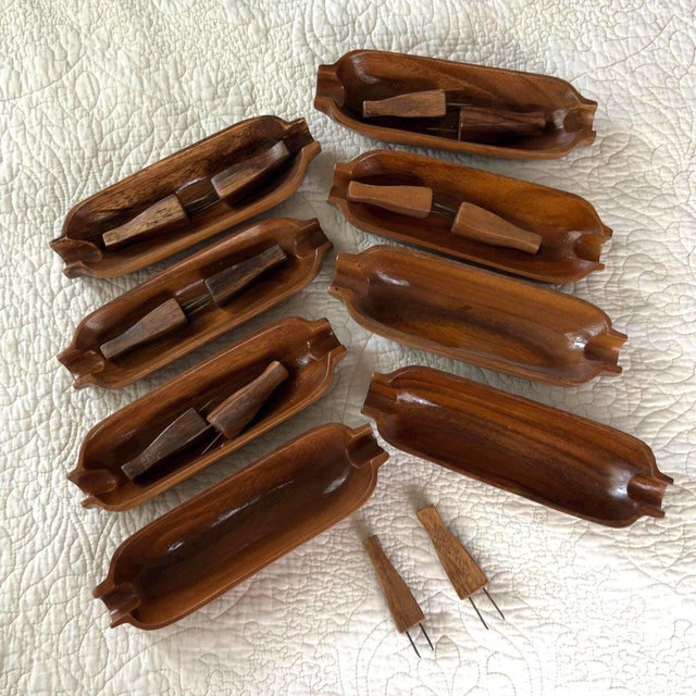 Corn Cob Wooden Dish Servers with corn cob holders, Handmade Mid-century, Set of 8 dishes and 12 corn cob holders, 20 piece set