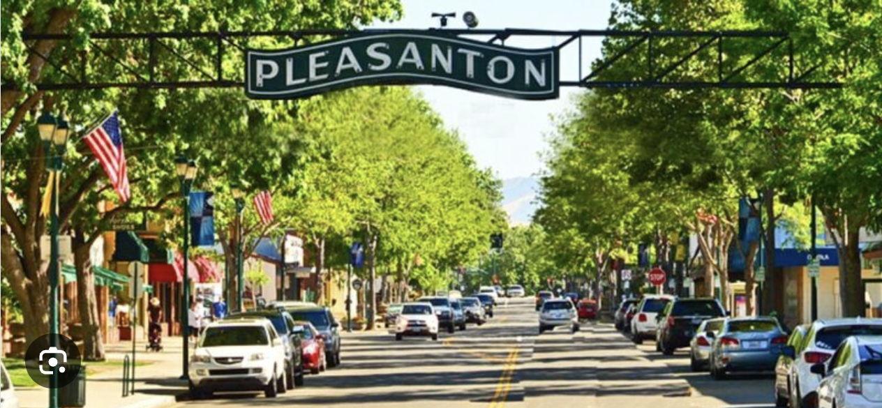 The Wedding Website of Anoosheh Nikkar and Amir Atashi Rang