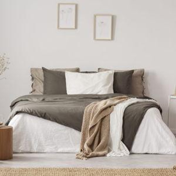 Guest Room Bedding