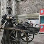 Molly Malone Statue