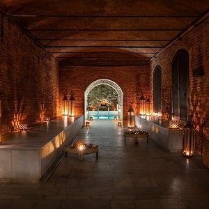 Aire Spa Underground Thermal Baths in Barcelona